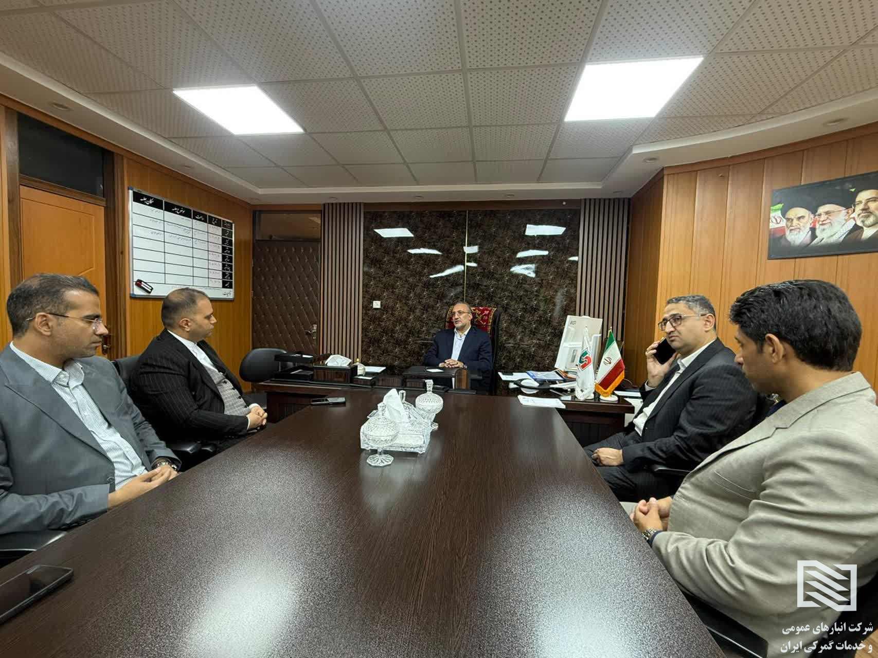 نشست مدیرعامل شرکت انبارهای عمومی و خدمات گمرکی بازرگان با مدیرکل راهداری و حمل و نقل جاده ای استان ...