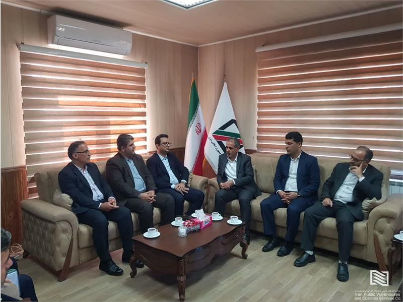 نشست مشترک شرکت انبارهای عمومی و خدمات گمرکی ایران با ناظر گمرکات استان آذربایجان غربی